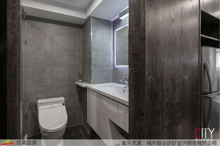咖啡色浴室室內裝潢設計，包括洗手台、馬桶裝潢圖片