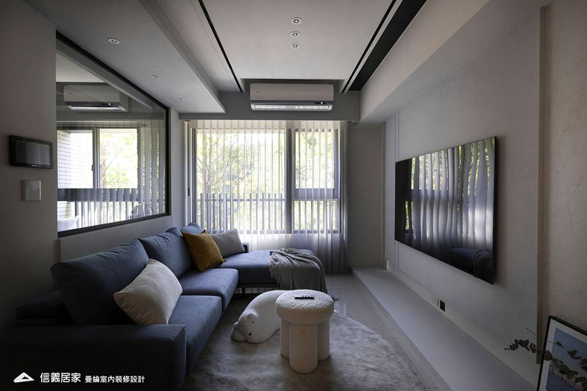 客廳-1-藝術漆 鍍鈦飾條 灰鏡 美術吊燈 柔紗直立簾 進口木百葉