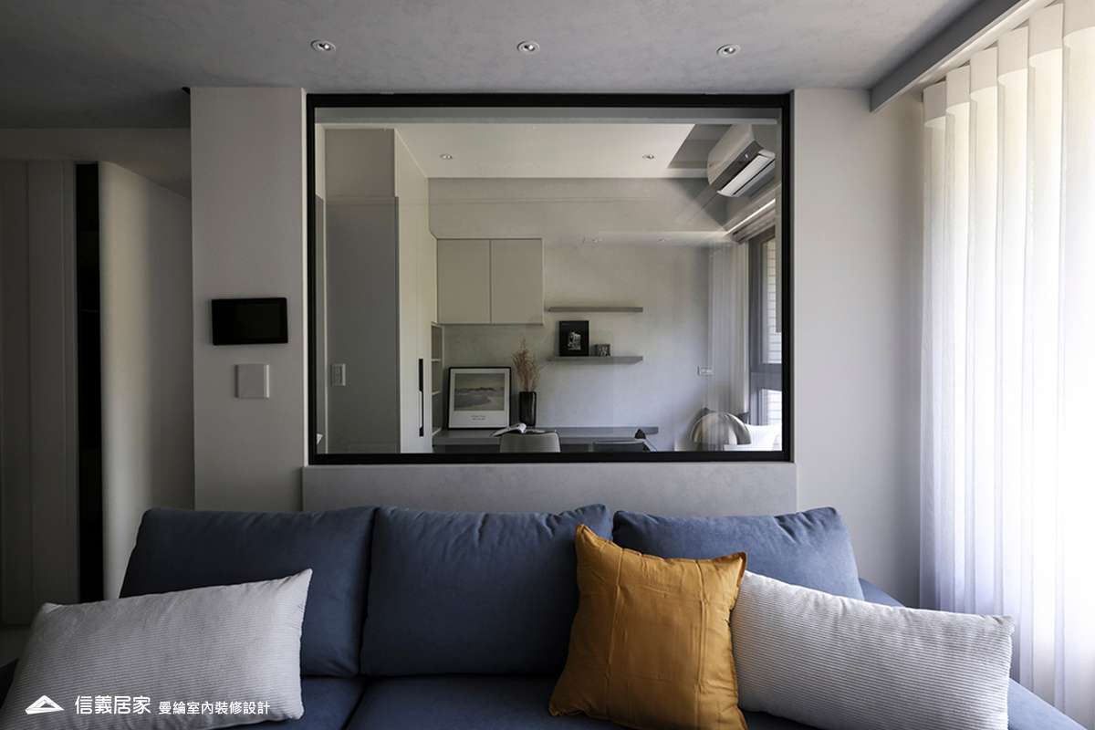 客廳-7-藝術漆 鍍鈦飾條 灰鏡 美術吊燈 柔紗直立簾 進口木百葉