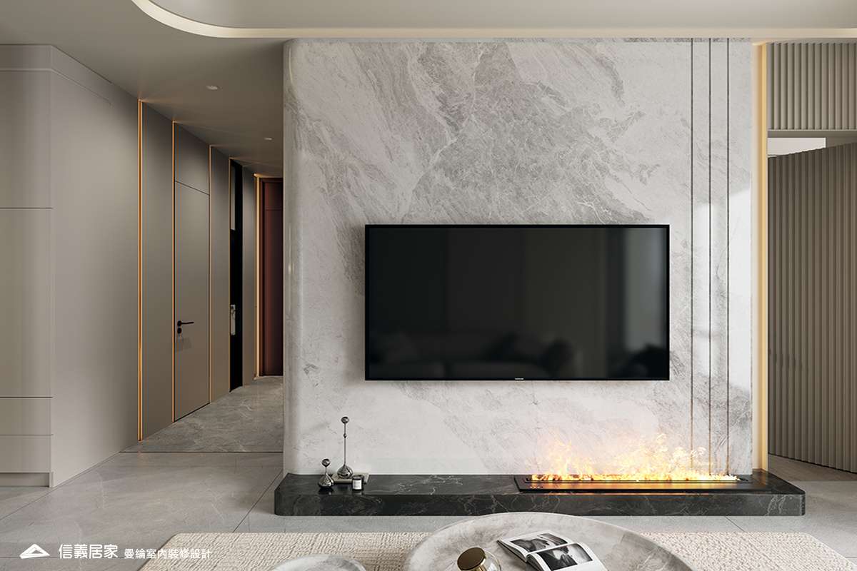 客廳-1-退休宅 輕奢風 大板磚 鍍鈦飾條 格柵 美術吊燈