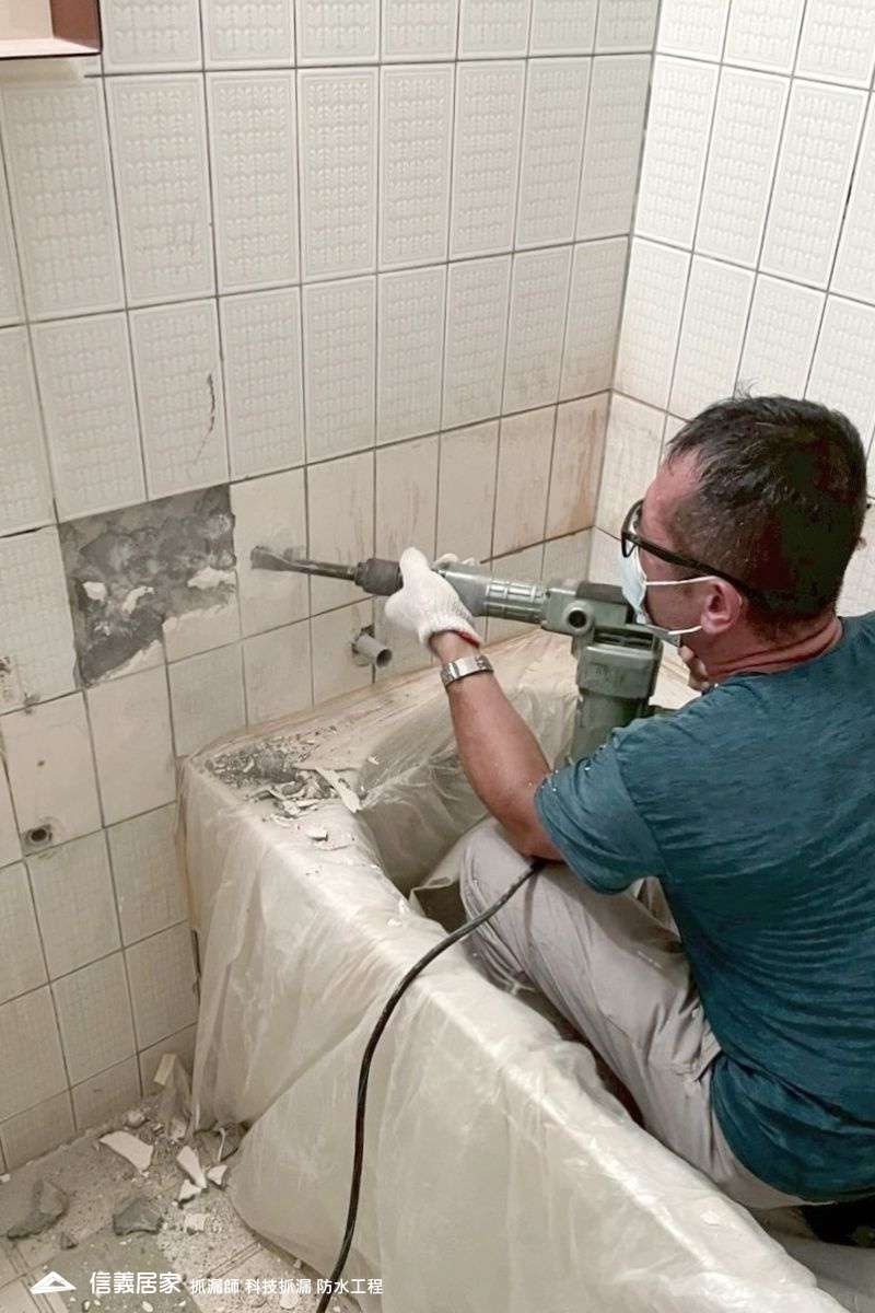 13浴室配管工程｜浴室配管工程 重新配置熱冷水管與排水線，改善水壓不均與逆流問題