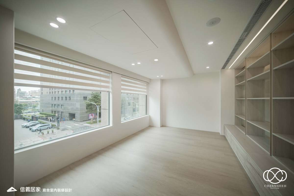 10._系統櫃_人造植栽_格柵天花板_特殊漆_公共空間