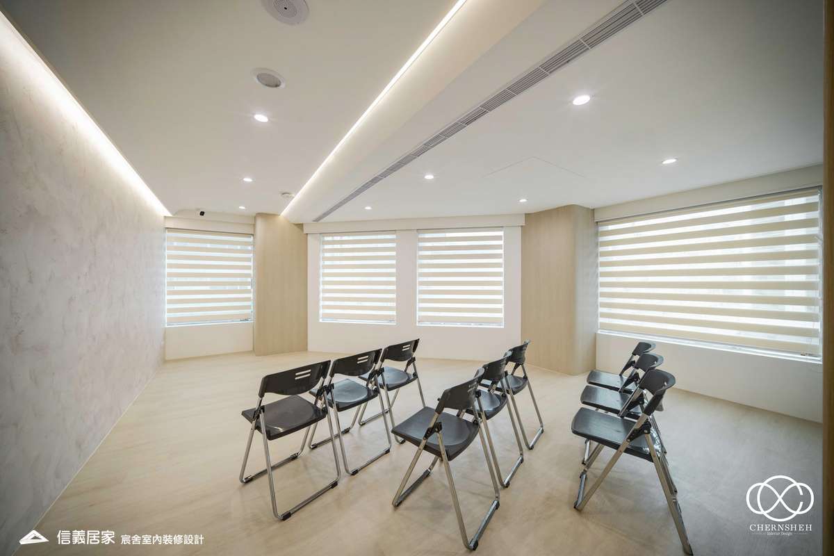 11._系統櫃_人造植栽_格柵天花板_特殊漆_公共空間