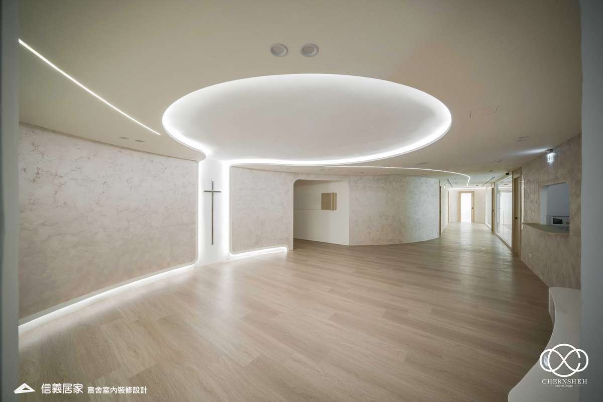 2.大廳_系統櫃_人造植栽_格柵天花板_特殊漆_公共空間