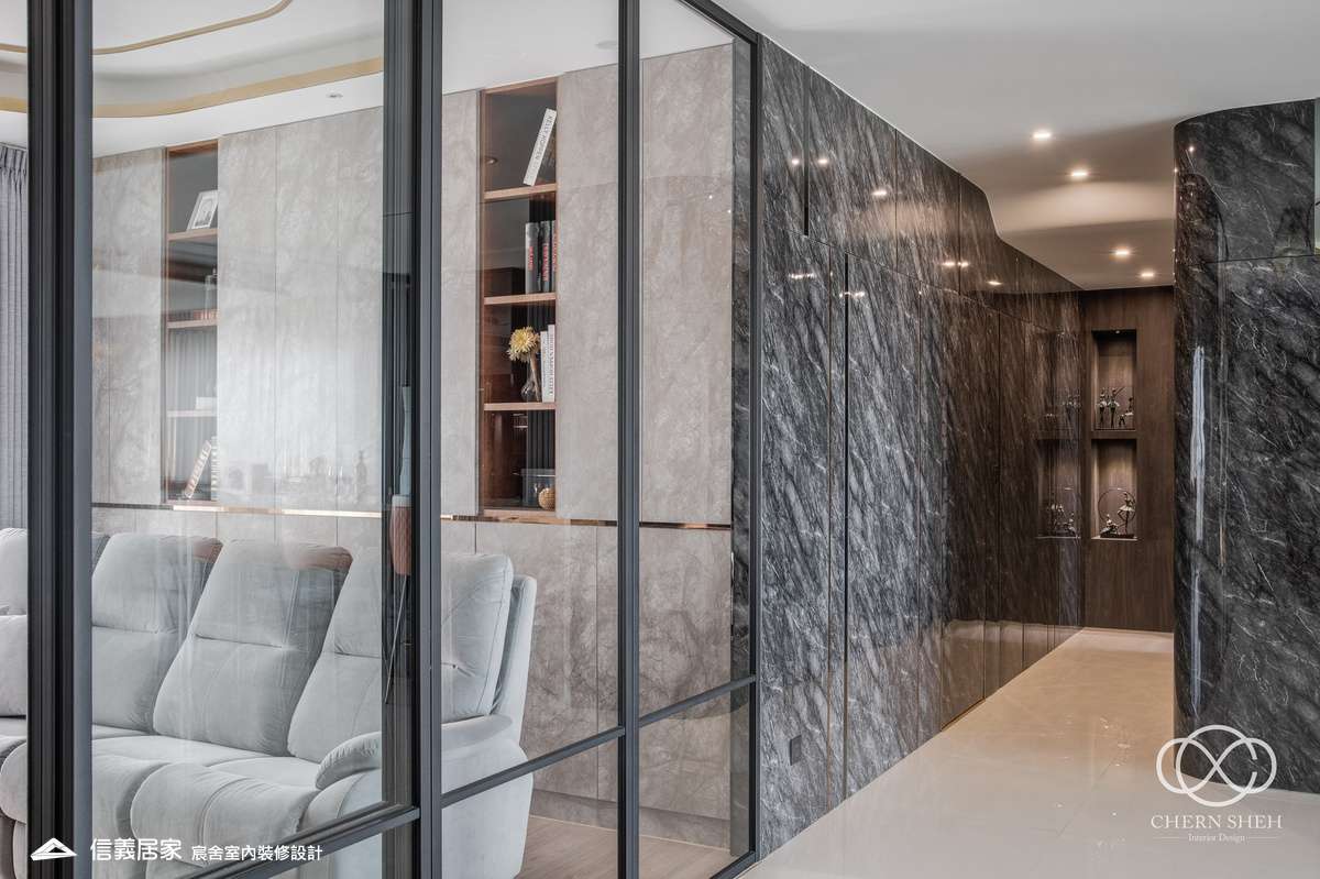 11.客廳_系統櫃_壓花玻璃_大板磚_藝術漆_現代輕奢風