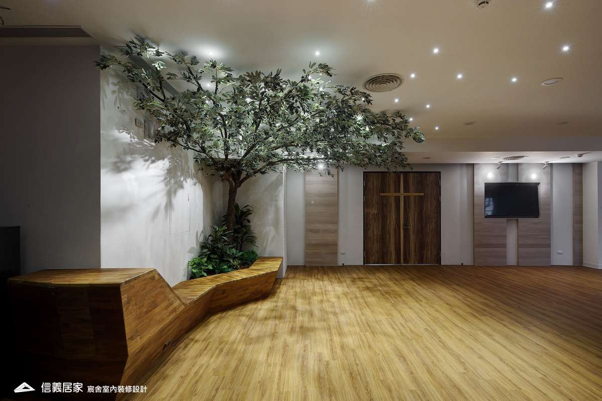 10.公共空間_軌道燈_吸頂燈_壁紙