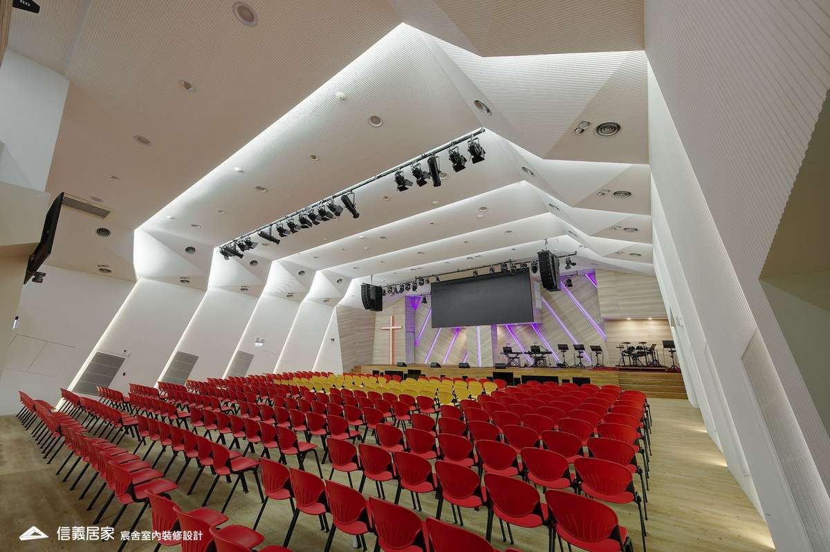 11.公共空間_軌道燈_吸頂燈_壁紙