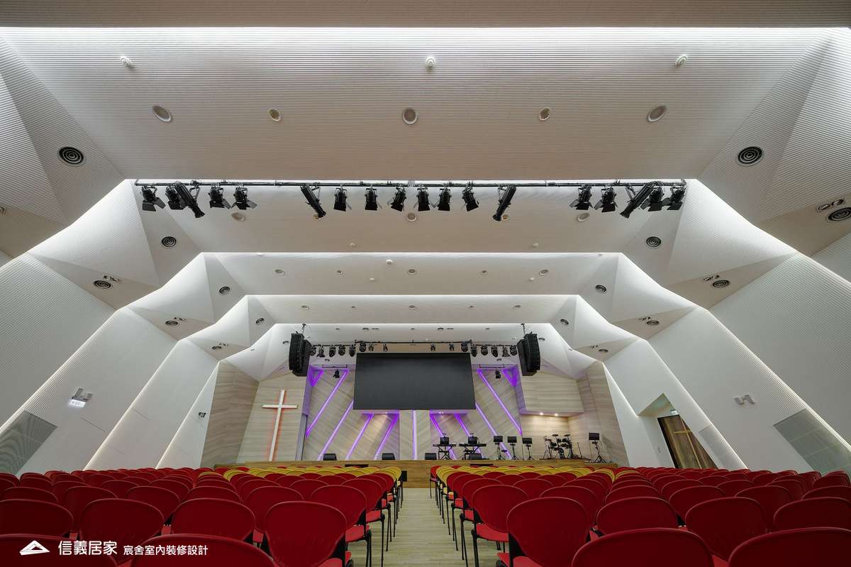 12.公共空間_軌道燈_吸頂燈_壁紙