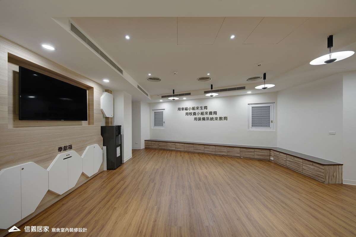 5.公共空間_軌道燈_吸頂燈_壁紙