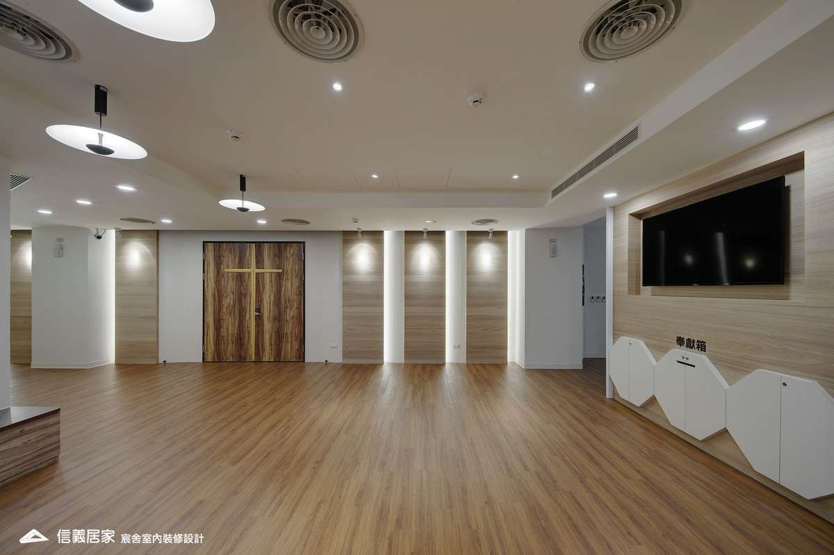 6.公共空間_軌道燈_吸頂燈_壁紙