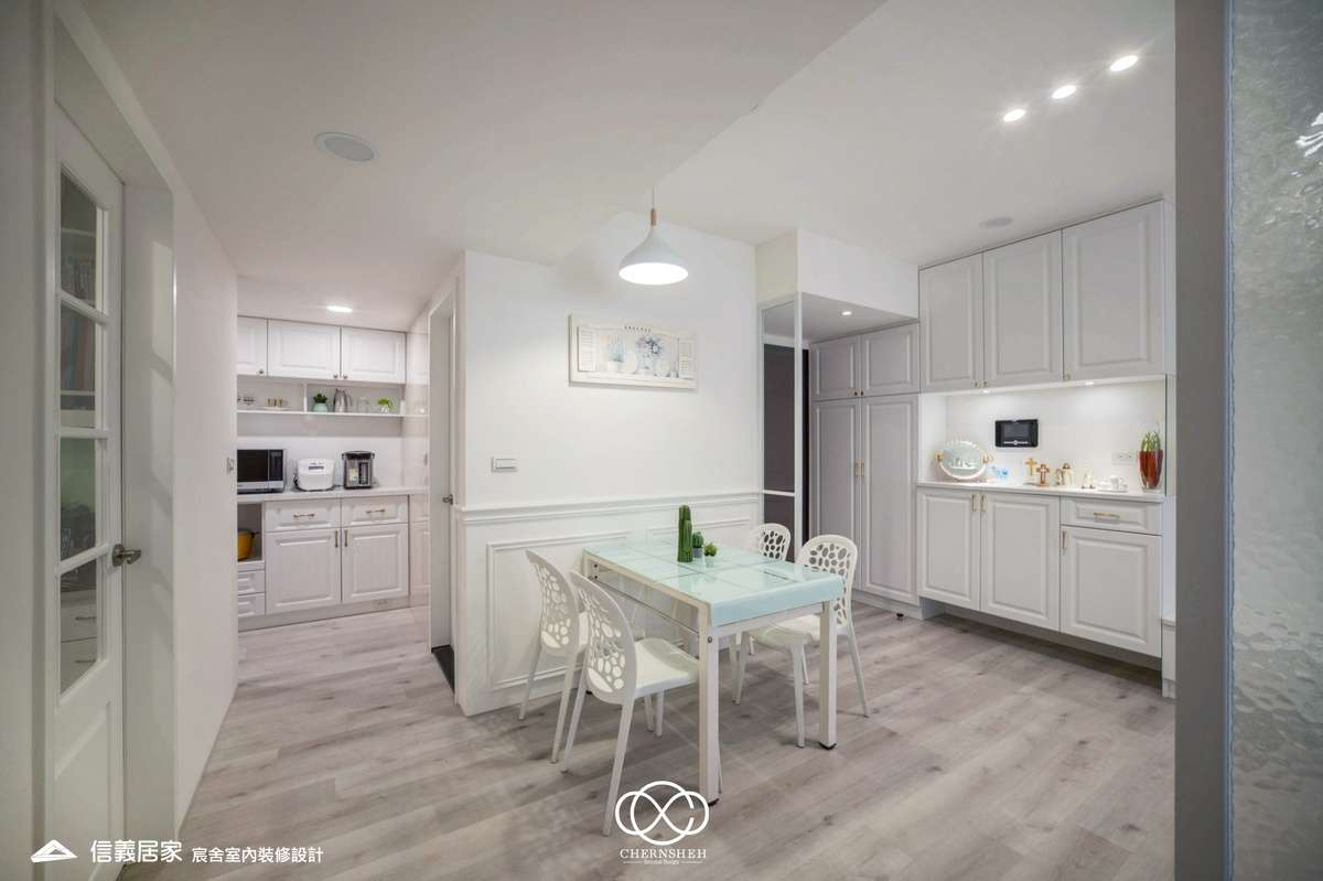 2.客廳_古典風_系統櫃_百葉窗_白色_米色_奶茶色_2房