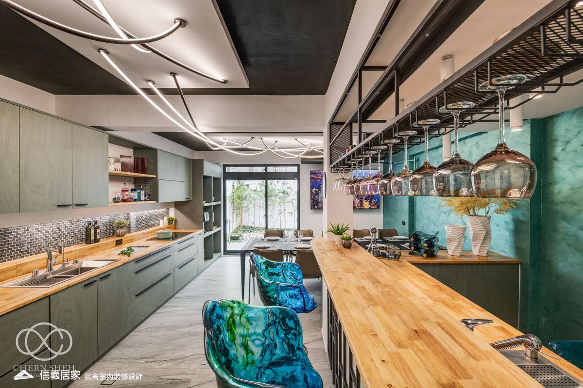 02.客廳_廚房_中島_特殊塗料_系統櫃_電器櫃_鐵件_綠色_黑白_翻新