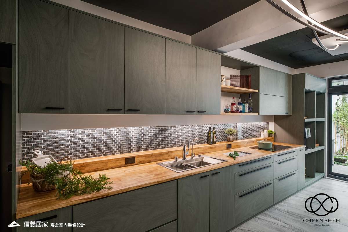 03.客廳_廚房_中島_特殊塗料_系統櫃_電器櫃_鐵件_綠色_黑白_翻新