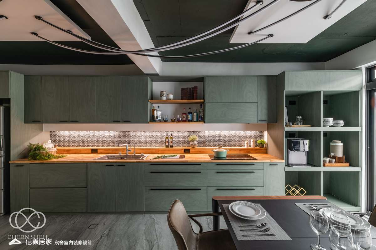 15.客廳_廚房_中島_特殊塗料_系統櫃_電器櫃_鐵件_綠色_黑白_翻新