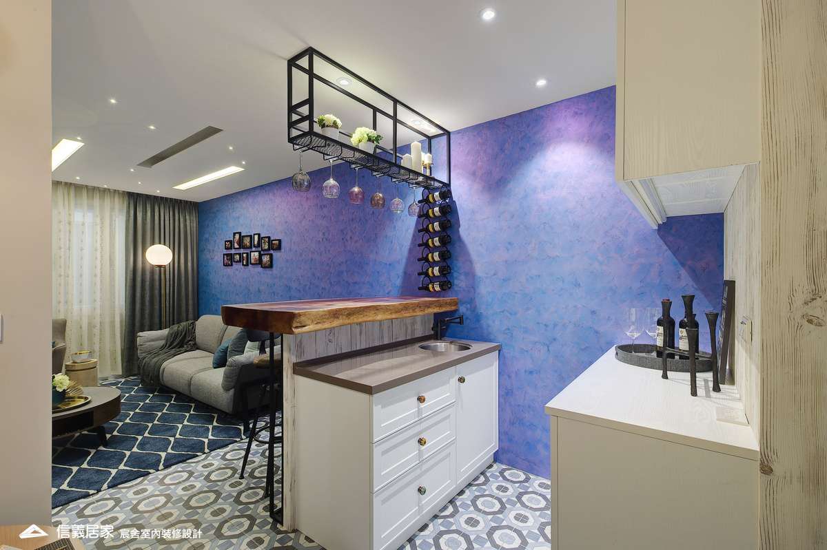 12.客廳_樓梯_鄉村風_系統櫃_特殊塗料_文化磚_花磚_鐵件_中島_白色_紫色_翻新