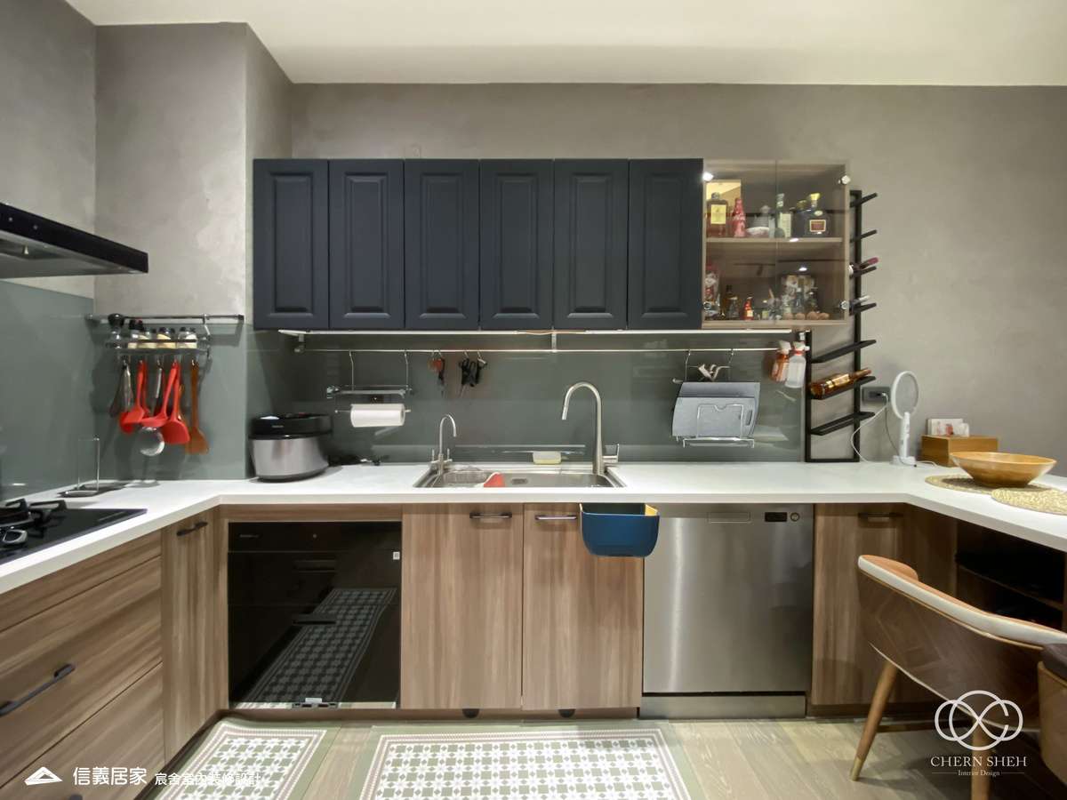 04.廚房_客廳_鄉村風_系統櫃_文化磚_特殊塗料_白色_灰色_翻新