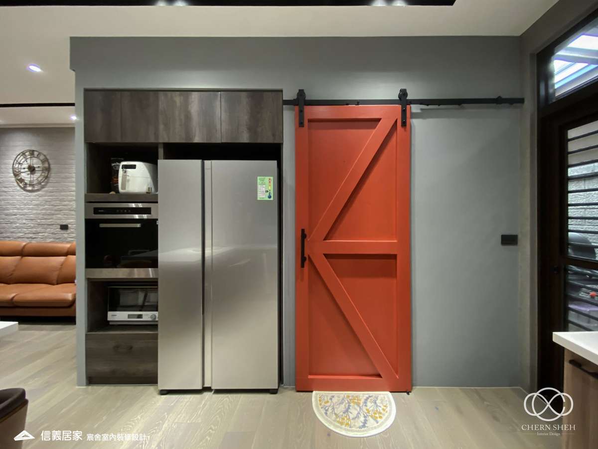 05.廚房_客廳_鄉村風_系統櫃_文化磚_特殊塗料_白色_灰色_翻新