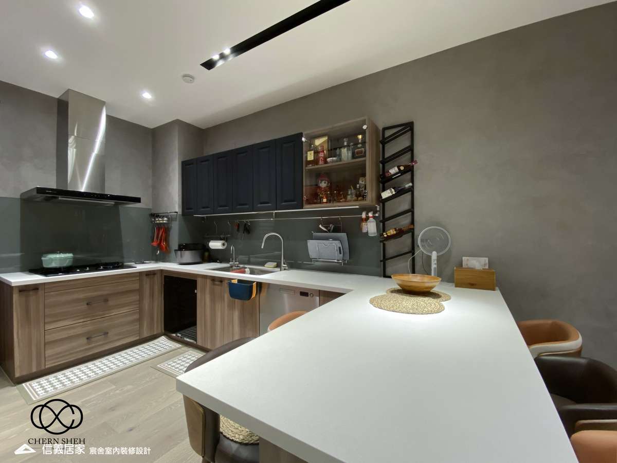 06.廚房_客廳_鄉村風_系統櫃_文化磚_特殊塗料_白色_灰色_翻新