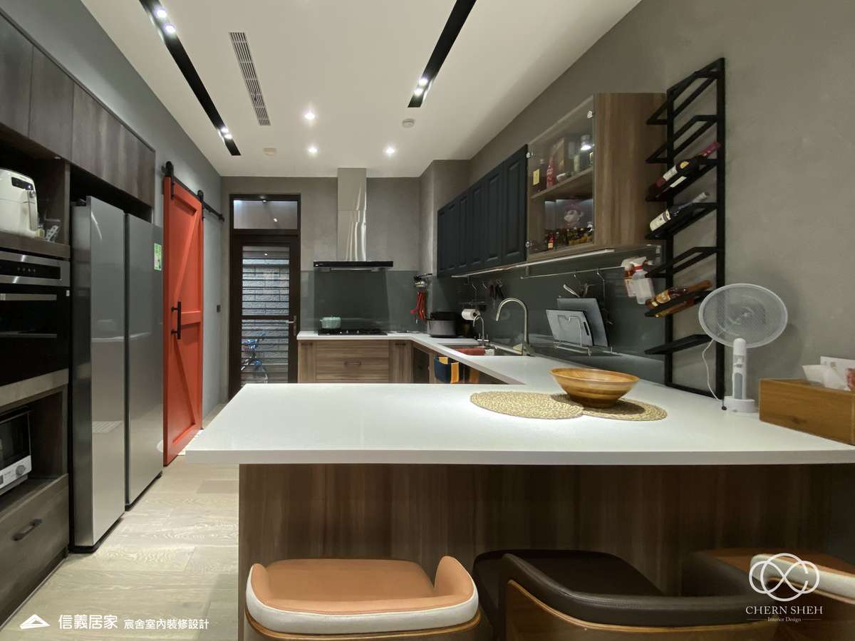 07.廚房_客廳_鄉村風_系統櫃_文化磚_特殊塗料_白色_灰色_翻新