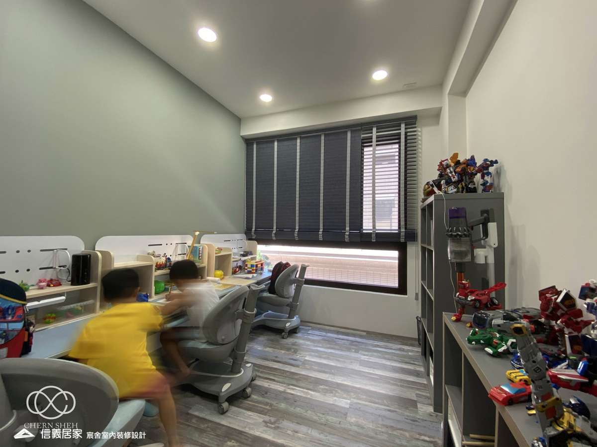 16.書房_鄉村風_系統櫃_百葉窗_特殊塗料_白色_灰色_翻新