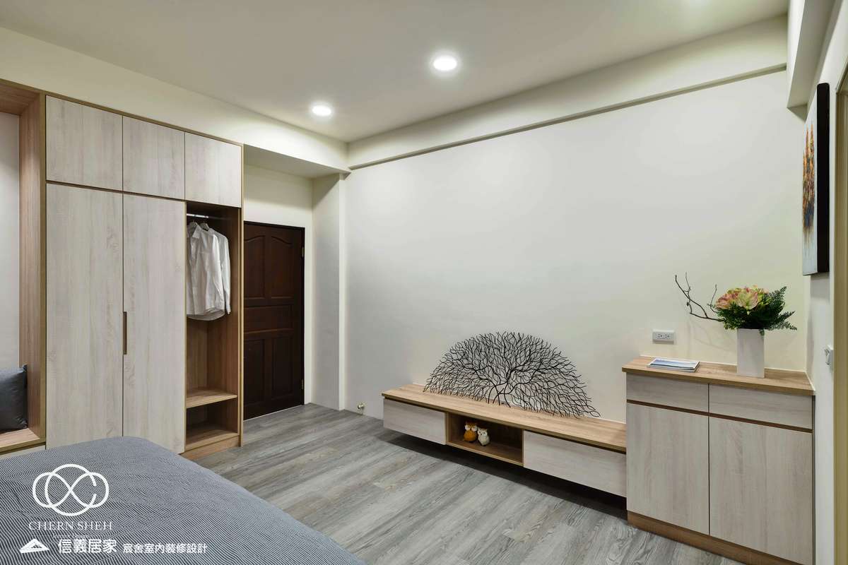 18.臥室_系統櫃_木地板_白色_藍色_樓梯