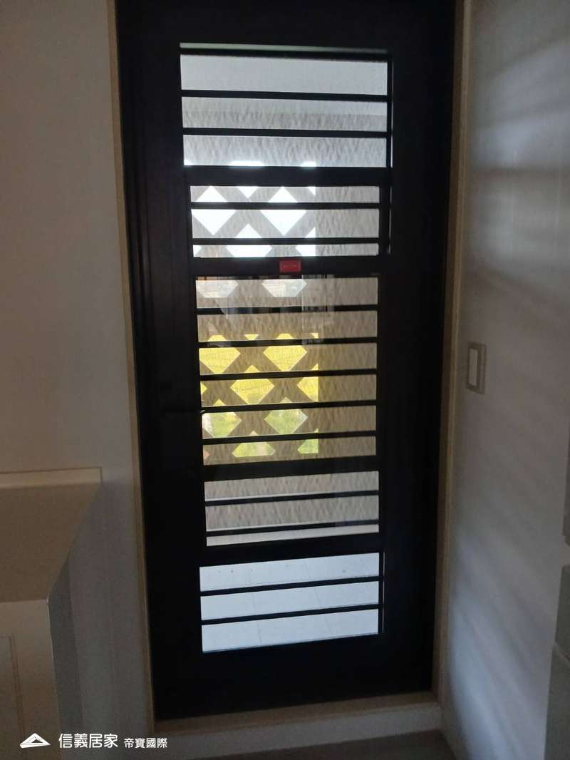 竹北三合一門 (室內視角)