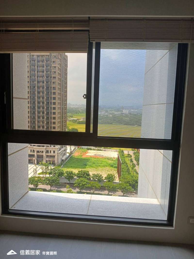 竹北書房半身窗