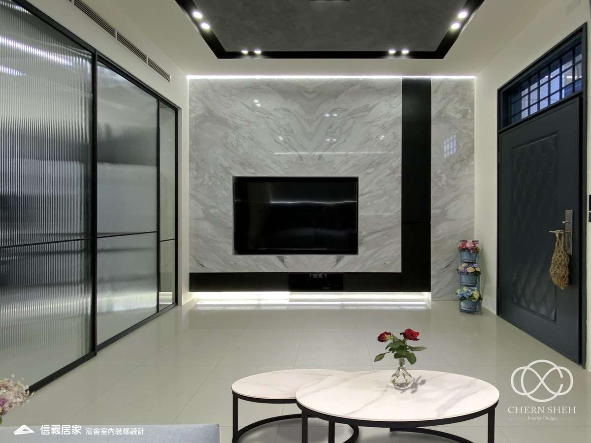 0.玄關_客廳_大理石_大理石電視牆_灰色_玻璃推拉門_輕奢風