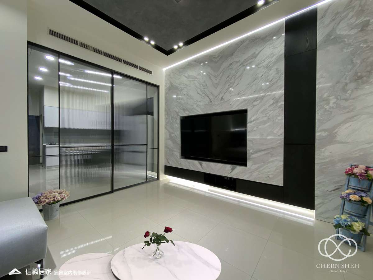 03.玄關_客廳_大理石_大理石電視牆_灰色_玻璃推拉門_輕奢風