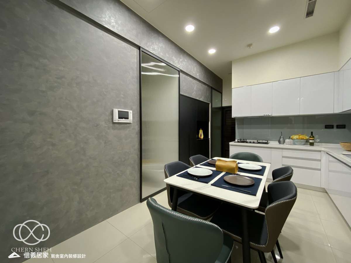 08.餐廳_大理石_大理石電視牆_灰色_玻璃推拉門_輕奢風