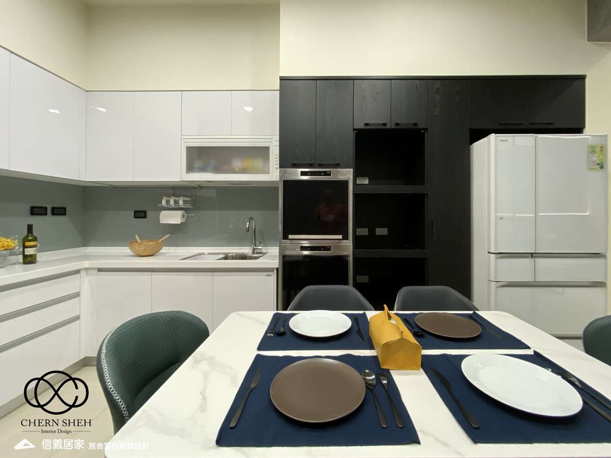 09.餐廳_大理石_大理石電視牆_灰色_玻璃推拉門_輕奢風