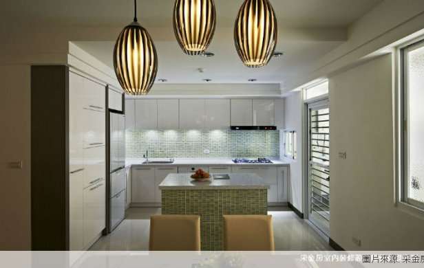 米色開放式廚房室內裝潢設計，包括裝潢圖片