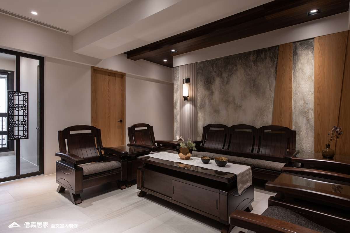咖啡色客廳室內裝潢設計，包括茶几、椅子裝潢圖片