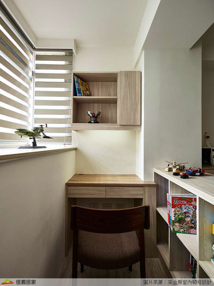 白色臥室室內裝潢設計，包括椅子、書桌、書櫃、置物櫃裝潢圖片