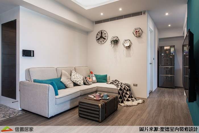 米色客廳室內裝潢設計，包括沙發、茶几裝潢圖片