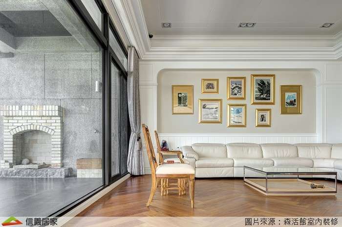 白色客廳室內裝潢設計，包括沙發、茶几裝潢圖片