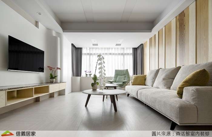 米色客廳室內裝潢設計，包括沙發、茶几、電視牆裝潢圖片