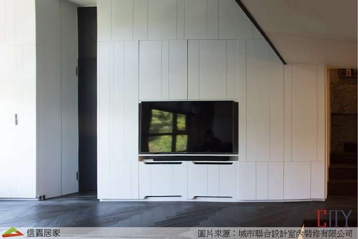 米色客廳室內裝潢設計，包括電視牆裝潢圖片