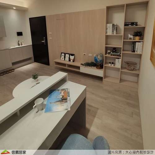 米色玄關室內裝潢設計，包括收納櫃、矮櫃、展示櫃裝潢圖片