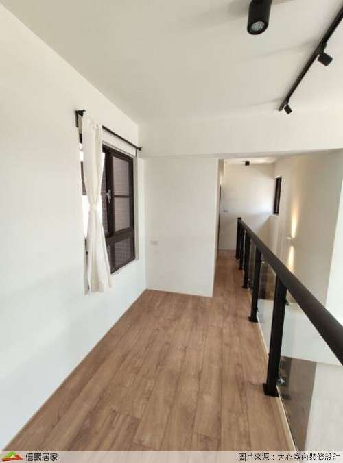 米色樓梯,米色走道室內裝潢設計，包括窗簾、樓梯裝潢圖片