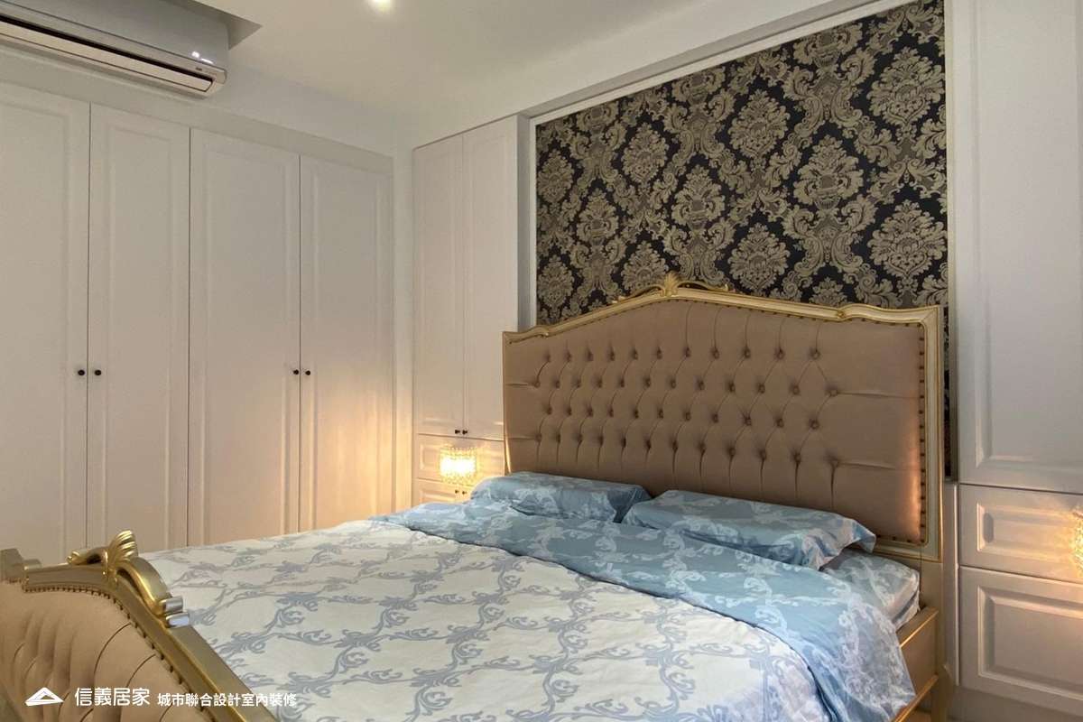 白色臥室室內裝潢設計，包括床、收納櫃、床頭主牆、床頭櫃、置物櫃裝潢圖片