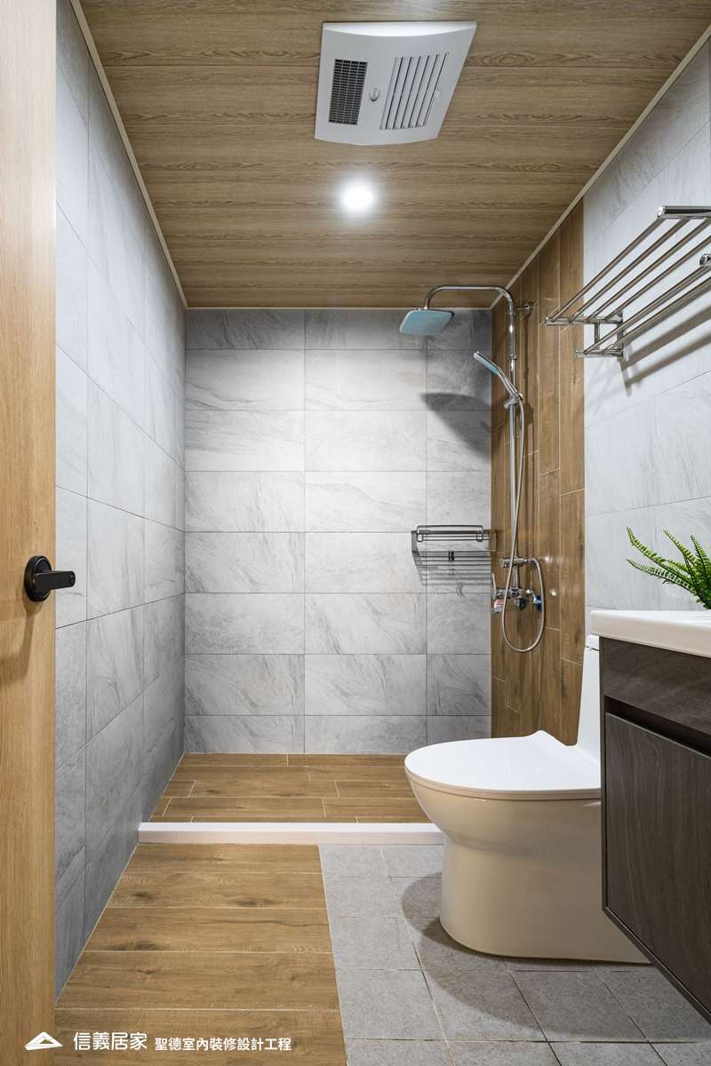 灰色浴室室內裝潢設計，包括淋浴/花灑、馬桶裝潢圖片