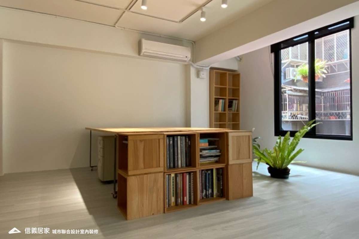 白色商業空間,白色辦公室室內裝潢設計，包括收納櫃、矮櫃、置物櫃、辦公桌裝潢圖片