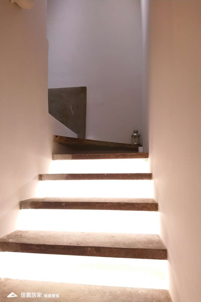 白色樓梯室內裝潢設計，包括樓梯裝潢圖片