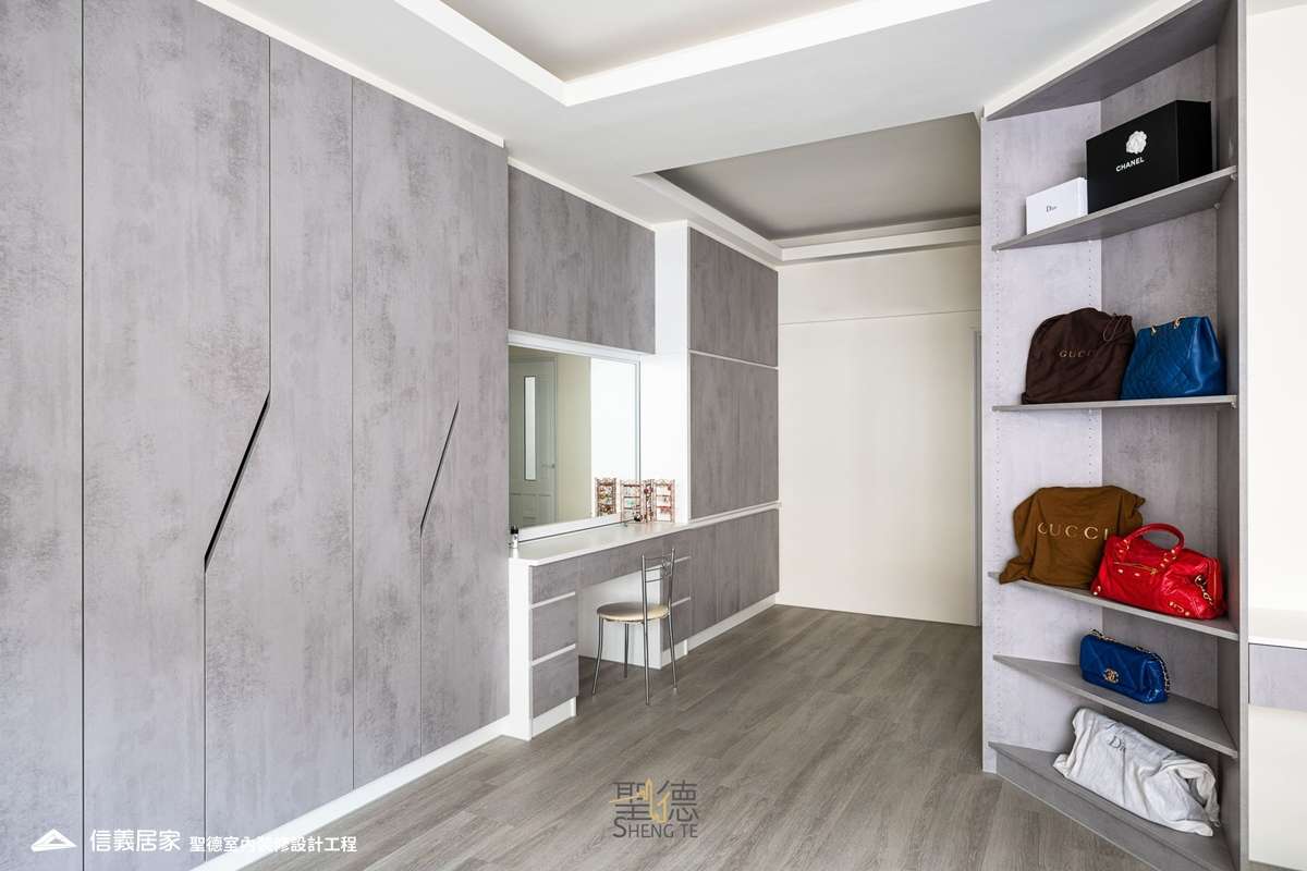 灰色臥室室內裝潢設計，包括收納櫃、椅子、展示櫃、化妝台、置物櫃裝潢圖片