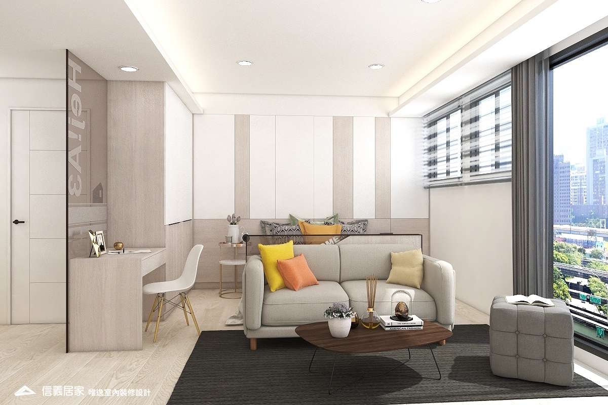 白色客廳室內裝潢設計，包括窗簾、沙發、沙發牆、隔屏裝潢圖片