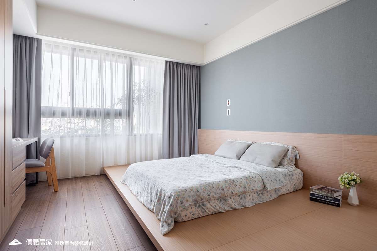 米色臥室室內裝潢設計，包括床裝潢圖片