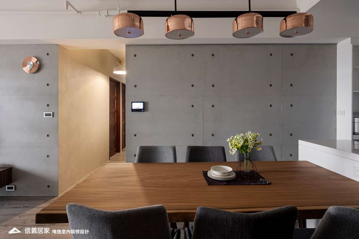 灰色餐廳室內裝潢設計，包括吊燈、餐桌、餐椅裝潢圖片