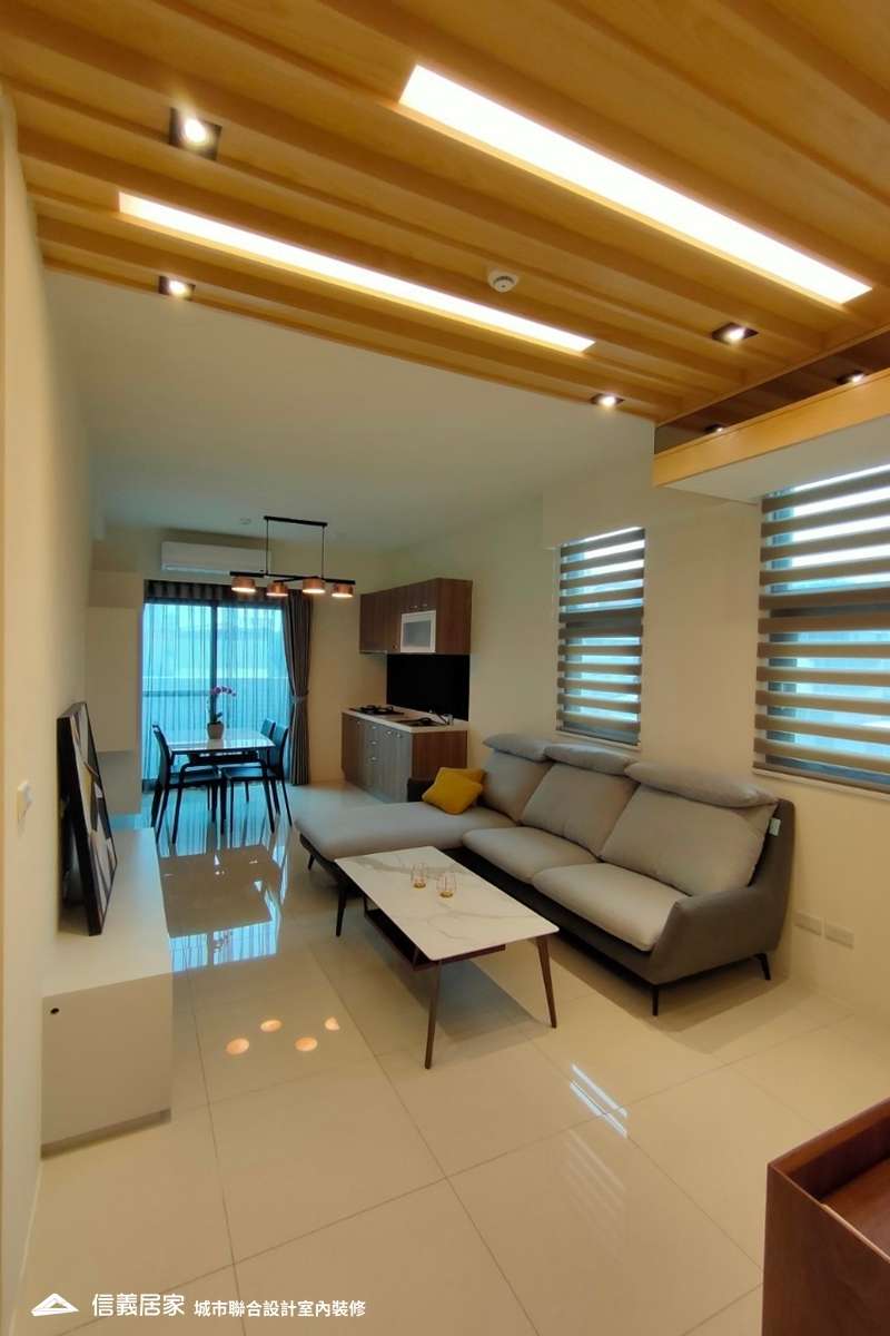 白色客廳室內裝潢設計，包括窗簾、茶几、吊燈、餐桌、流理台、餐椅、L型沙發裝潢圖片
