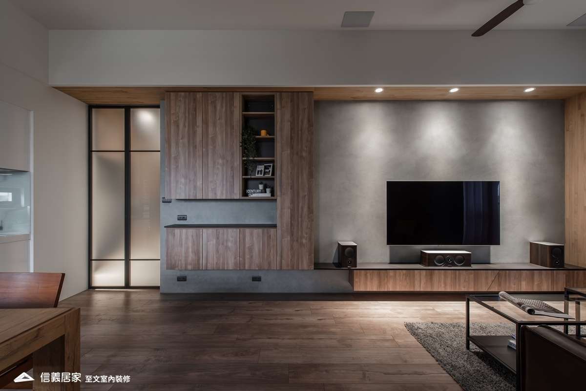 咖啡色客廳室內裝潢設計，包括電視牆、電視櫃裝潢圖片